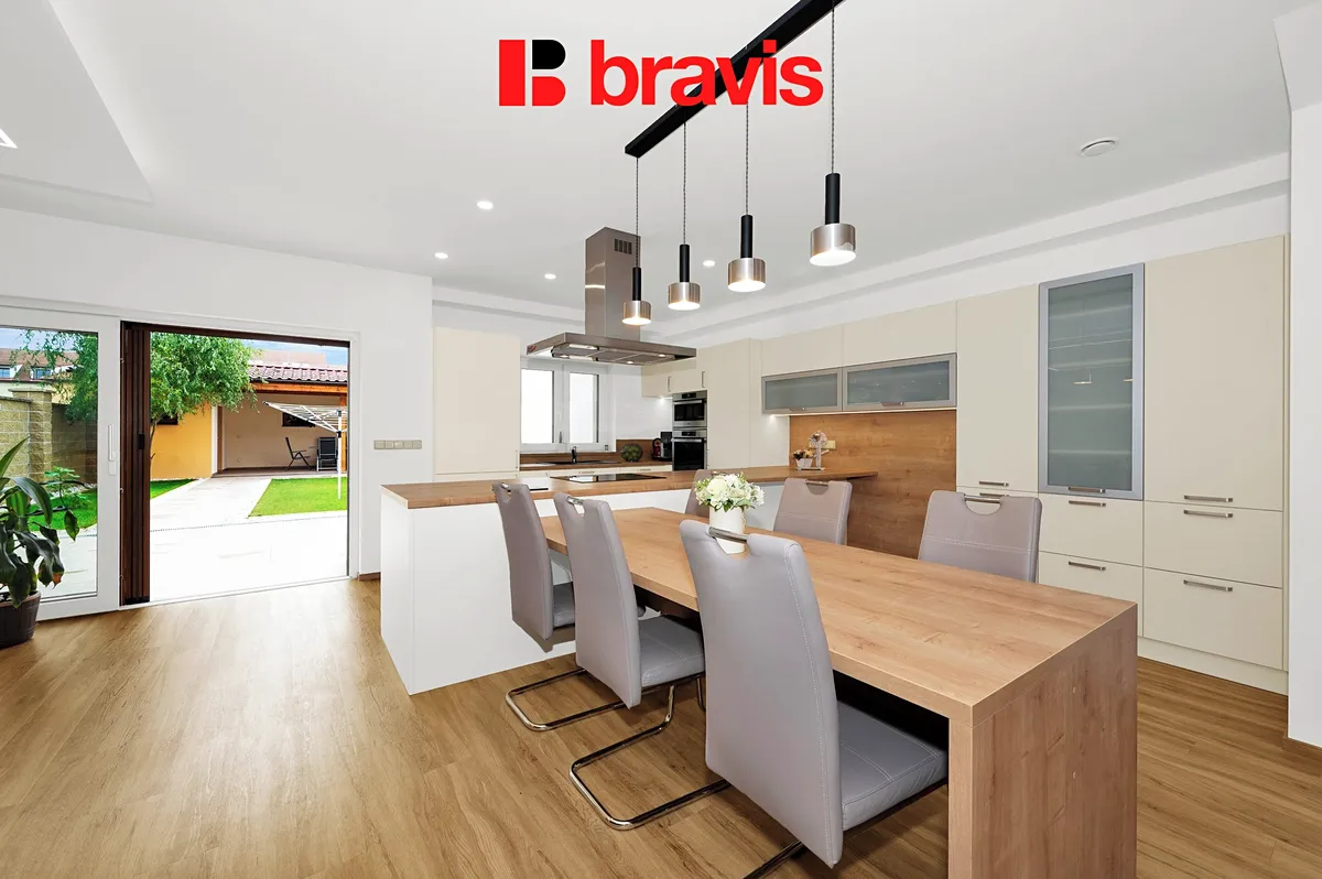 Prodej rodinného domu 262 m², pozemek 356 m²